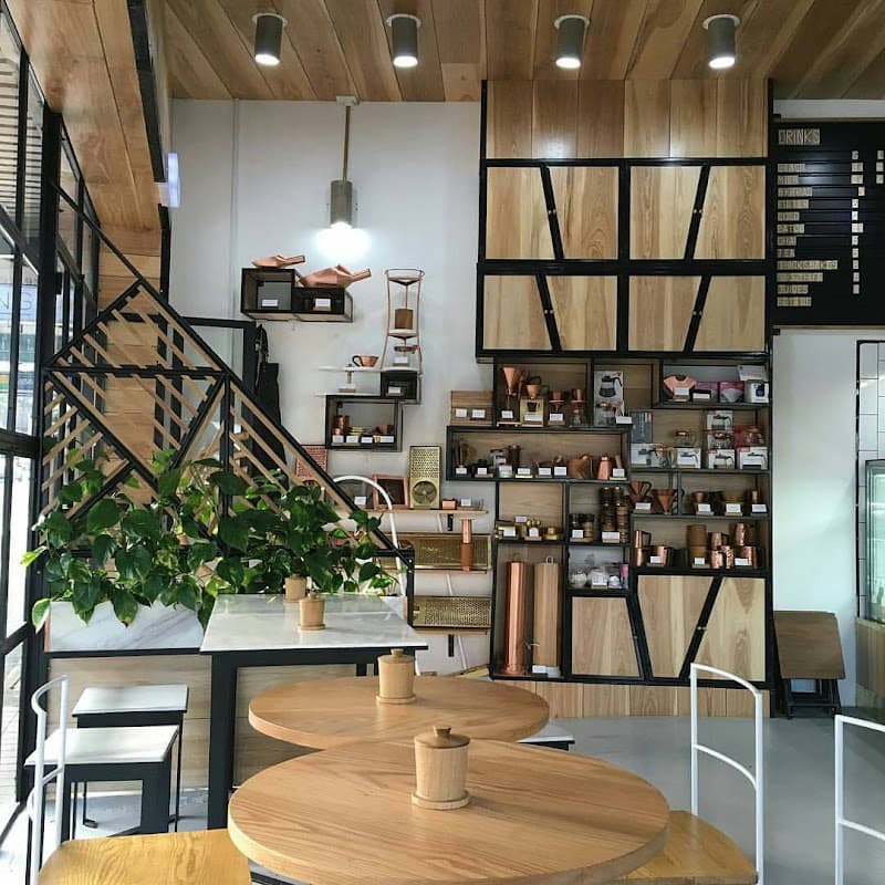 Little Giant Roasters Coffee House Willoughby