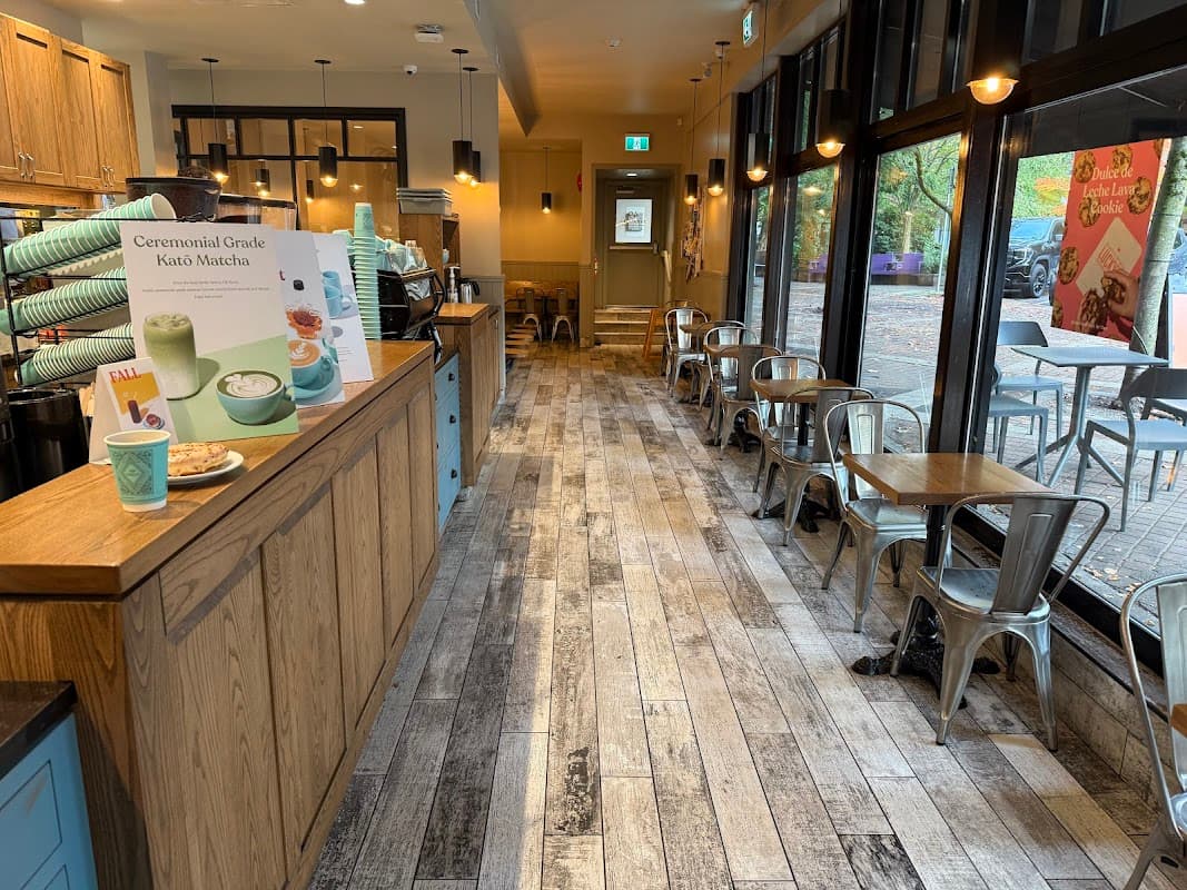 49th Parallel Café & Lucky's Doughnuts - Lonsdale