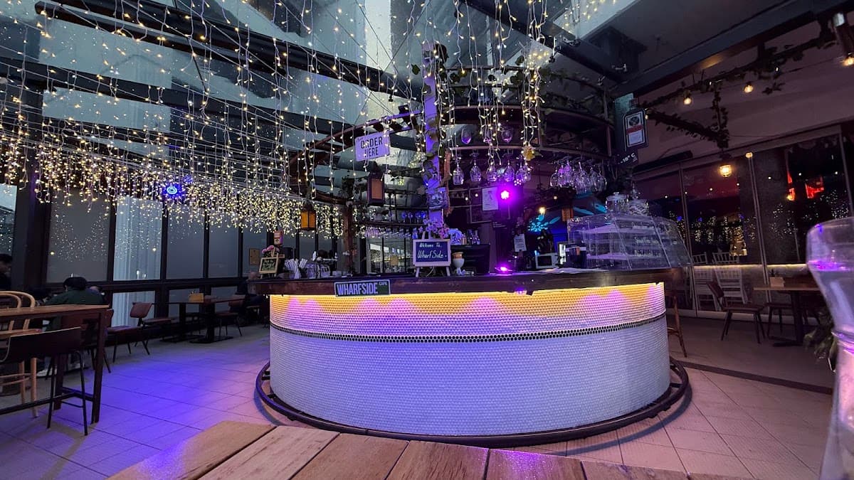 Wharfside Bar & Eatery