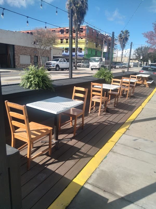 L.A Waterfront Pizza