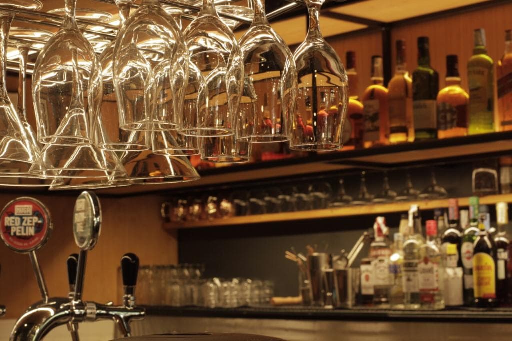 Dona Mira - Café, Bar e Cultura