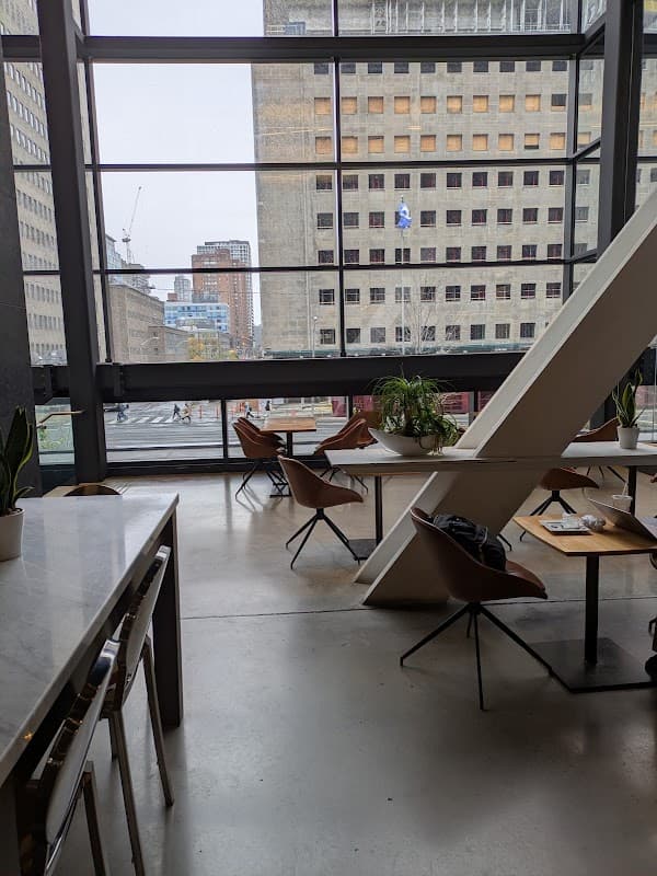 Avenue Cafe + Bistro