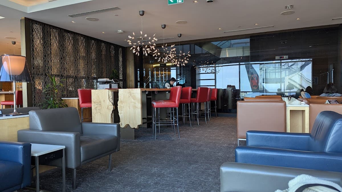 Air Canada Maple Leaf Lounge (Transborder)